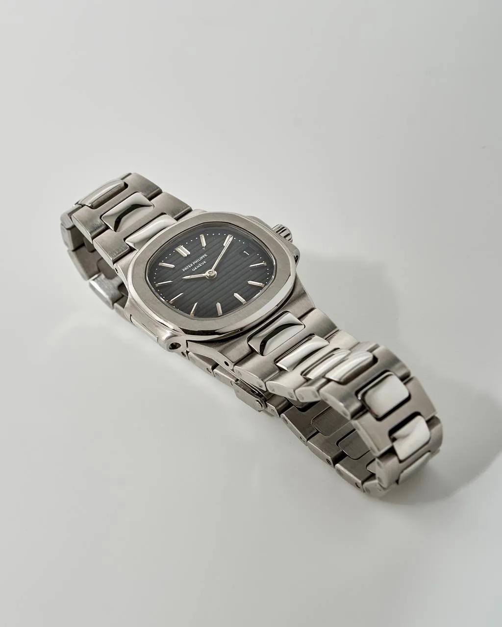 Patek Philippe Nautilus 4700 Ladies – 7