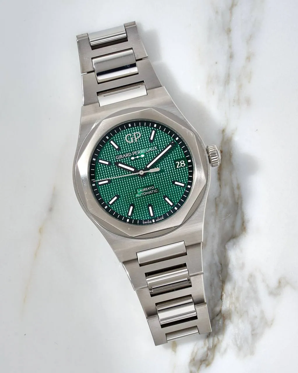 Girard Perregaux Laureato Green Dial 42mm – 10