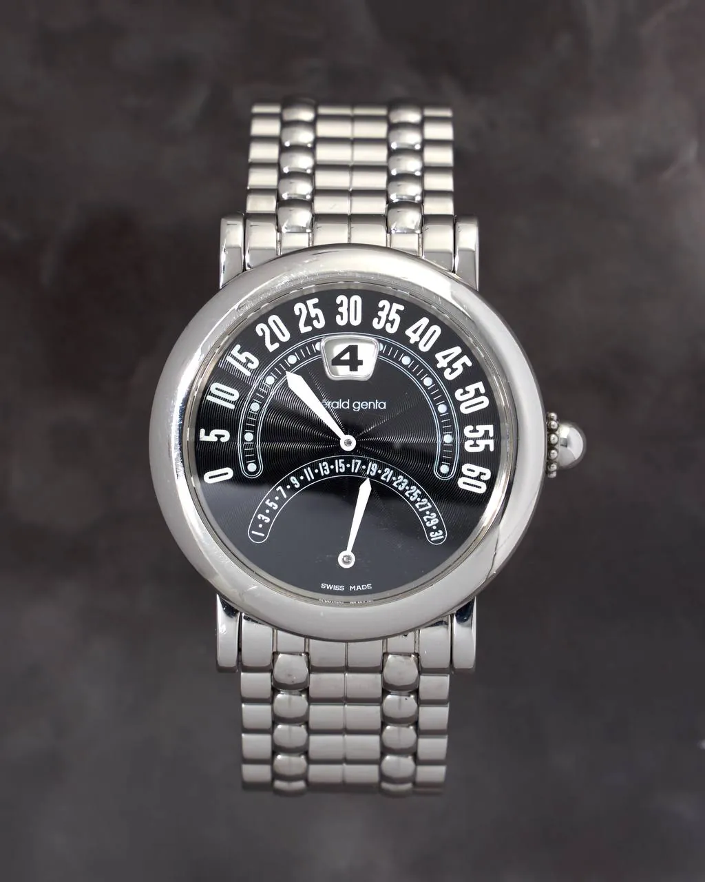 Gérald Genta Biretro Jump Hour – 4