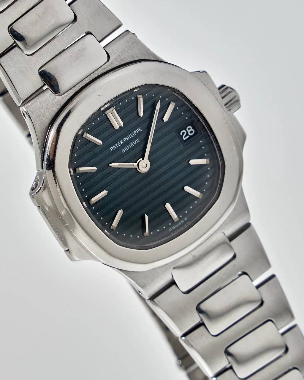 Patek Philippe Nautilus 4700 Ladies – 5