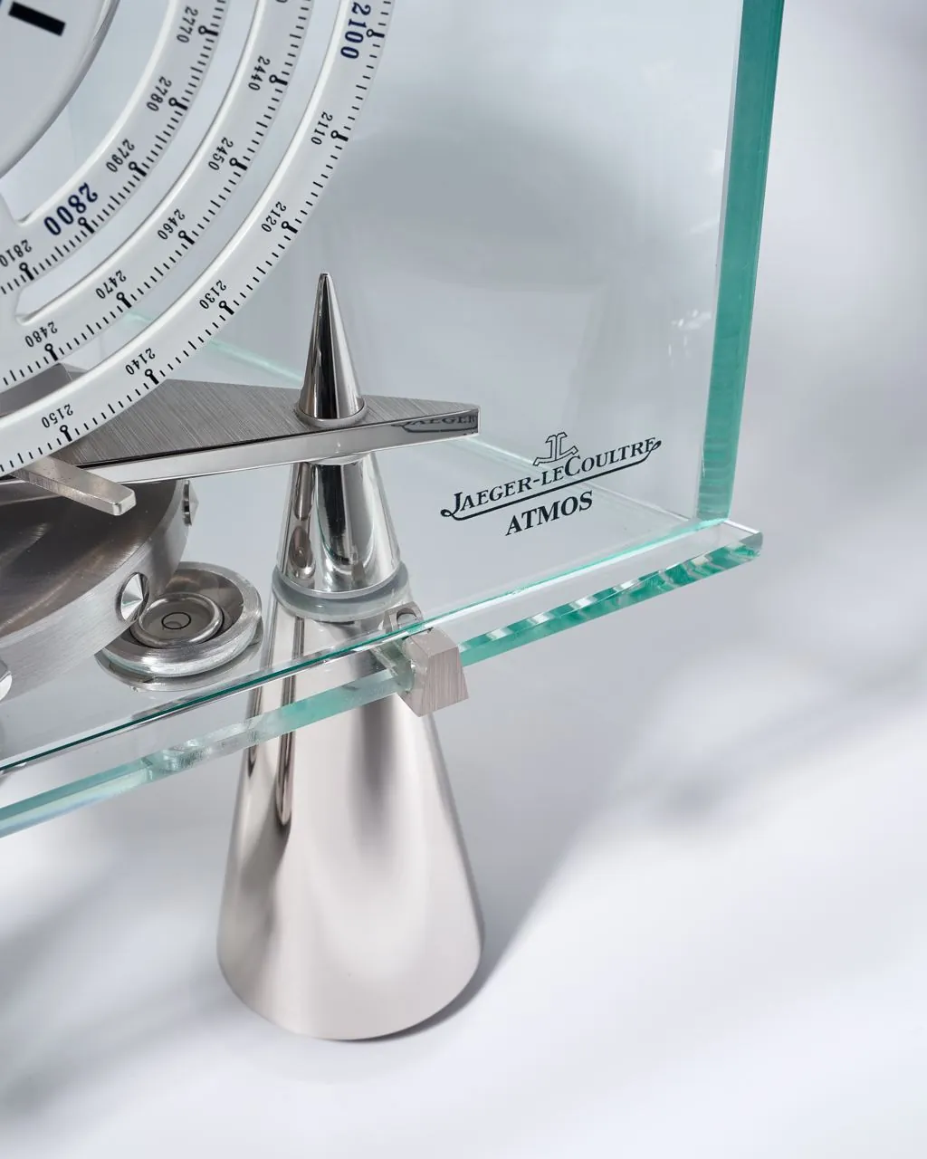 Jaeger-LeCoultre Atmos du Millenaire Atlantis Moon Phase – 5