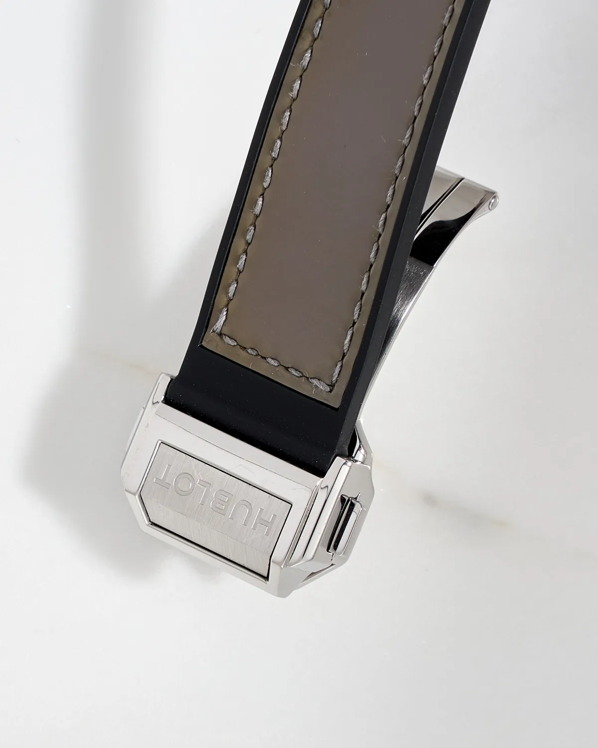 Hublot Big Bang One Click Sang Bleu King Steel Grey Diamonds 39mm – 9