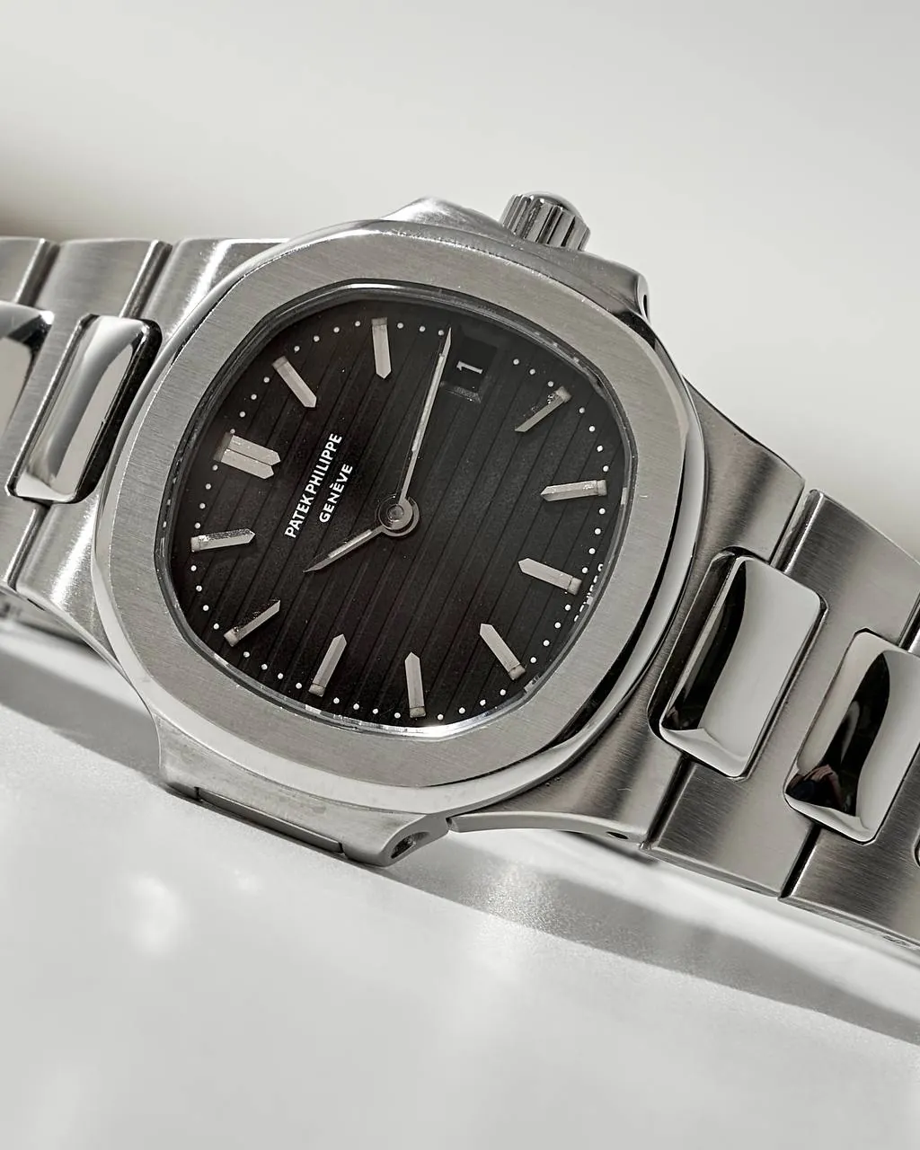 Patek Philippe Nautilus 4700 Ladies – 2