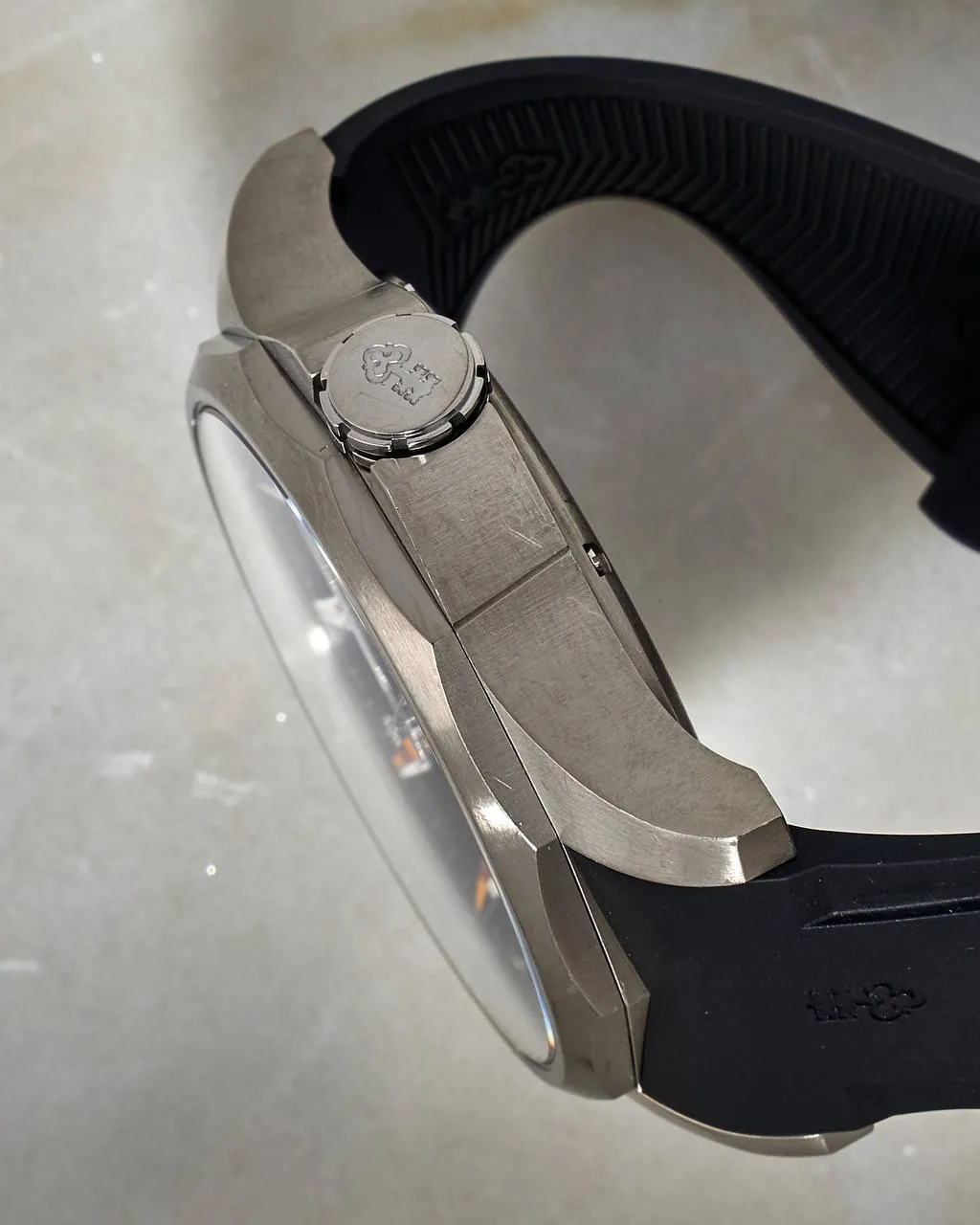 Corum Admiral 47mm Titanium 01.0146 – 5