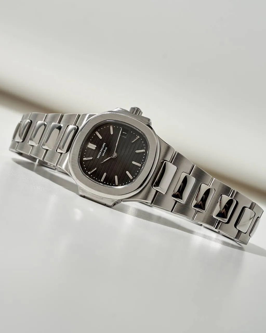 Patek Philippe Nautilus 4700 Ladies – 4