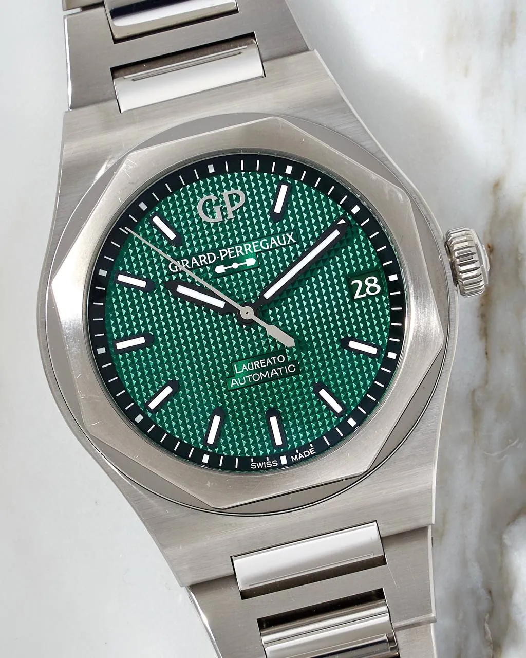 Girard Perregaux Laureato Green Dial 42mm – 6