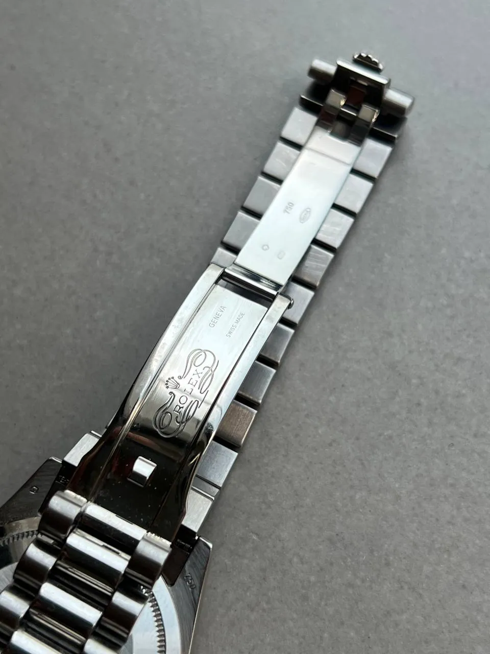 Rolex Oyster Perpetual Day-Date 36mm White Gold 118239 V Series – 6