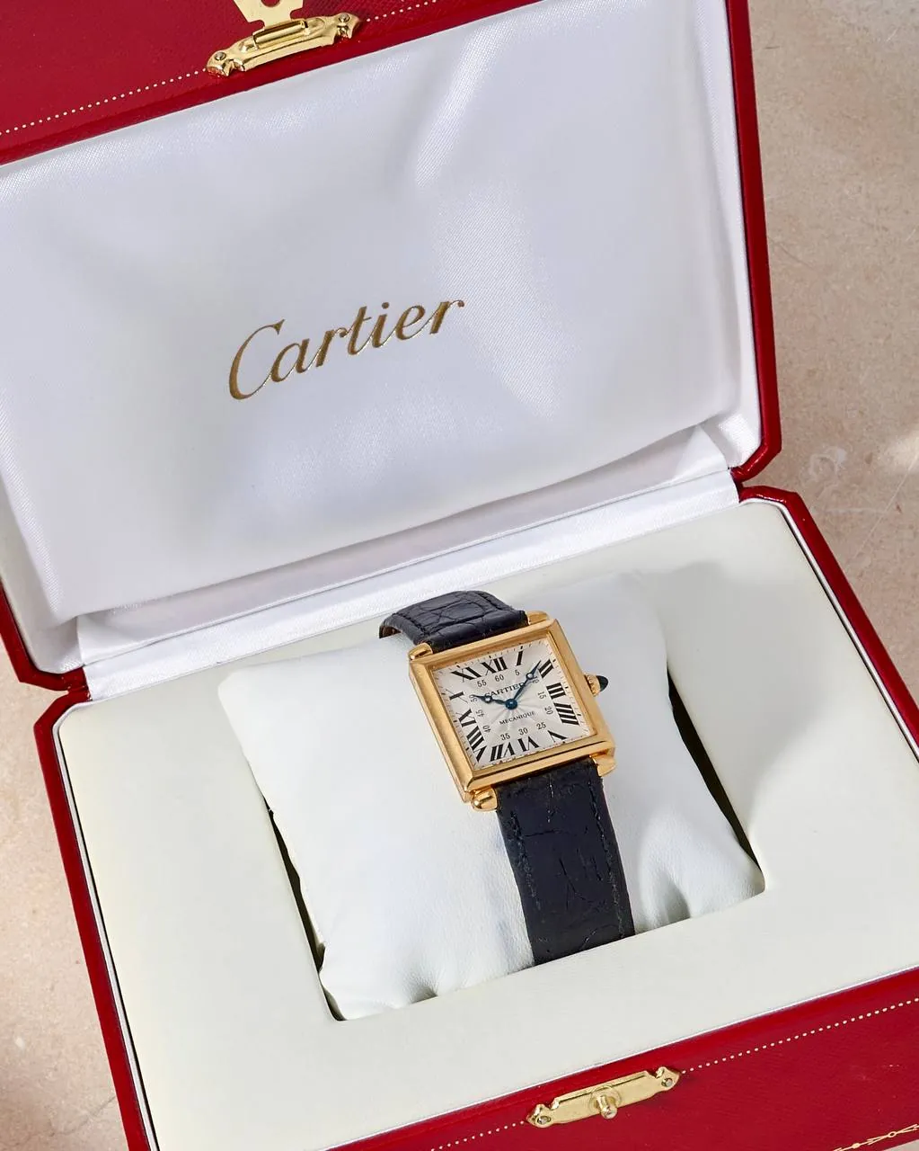 Cartier Tank Obus 2380 – 16