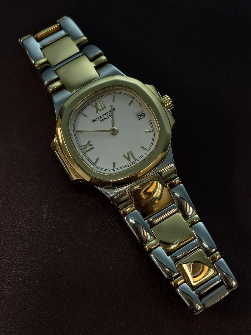 Patek Philippe Nautilus 4700 Ladies