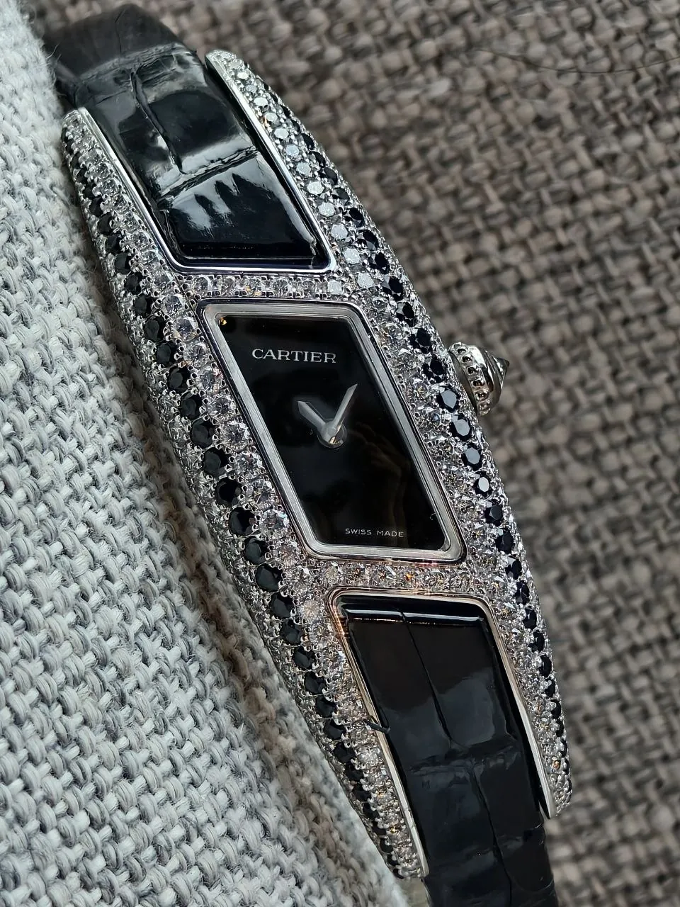 Cartier Himalia Special Privee Edition Black and White Diamonds White Gold 2571 – 5