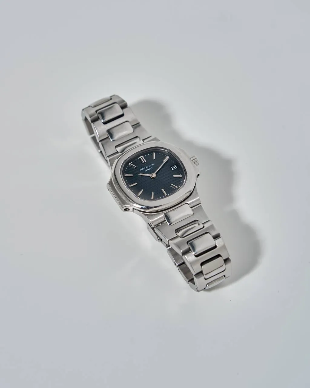 Patek Philippe Nautilus 4700 Ladies – 3