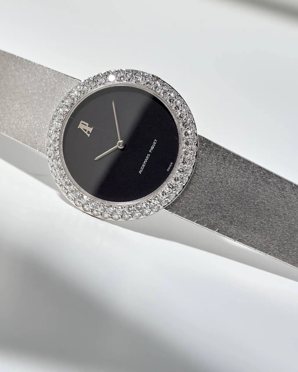 Audemars Piguet Vintage Diamond Bezel White Gold – 9
