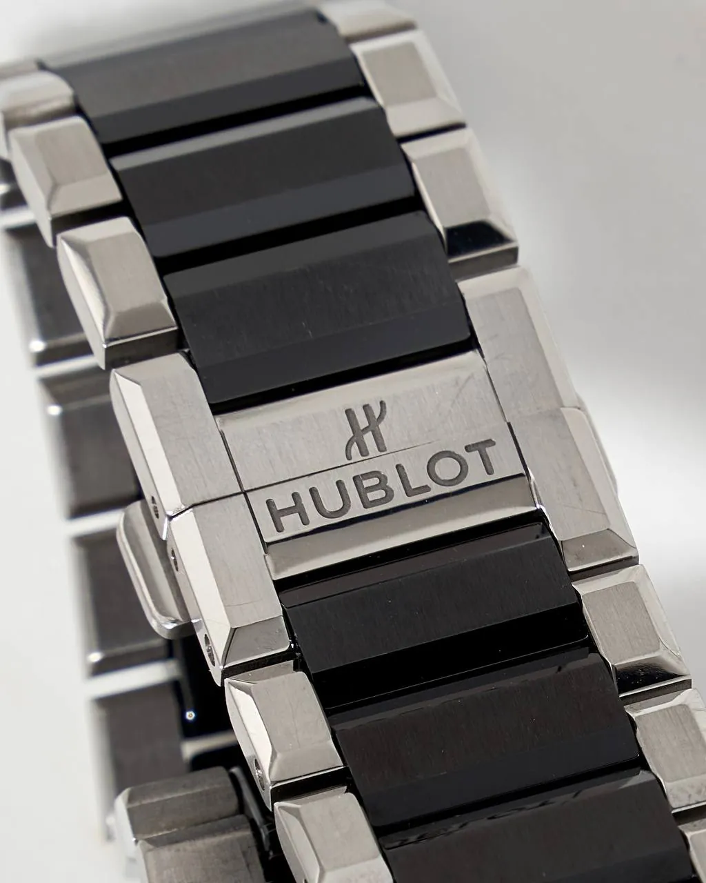 Hublot Big Bang Integral Titanium Ceramic 42mm – 8