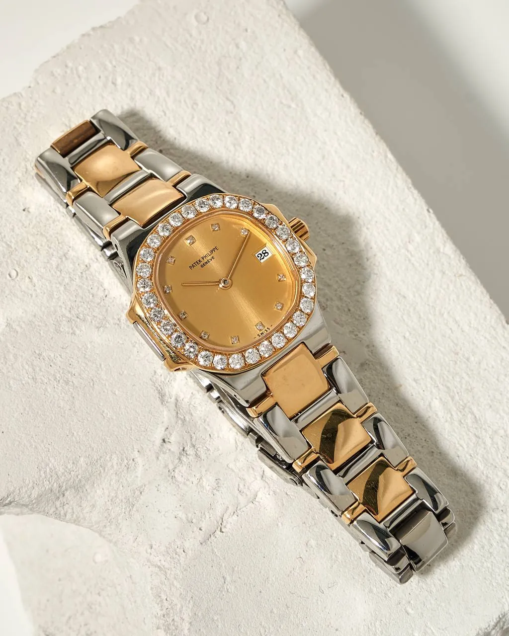 Patek Philippe Nautilus 4700 Aftermarket Diamond – 2