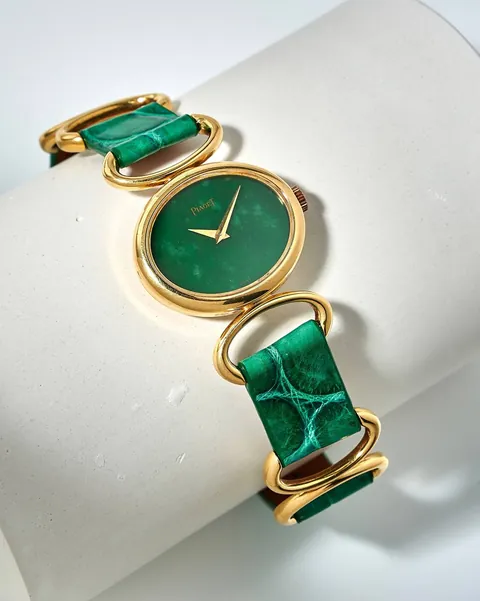 Piaget Oval Belt Hoop 9802 D