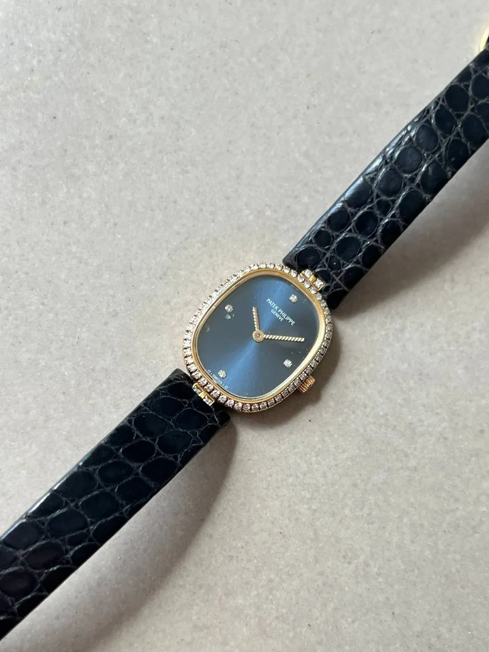 Patek Philippe Golden Ellipse Diamond 4698 – 4