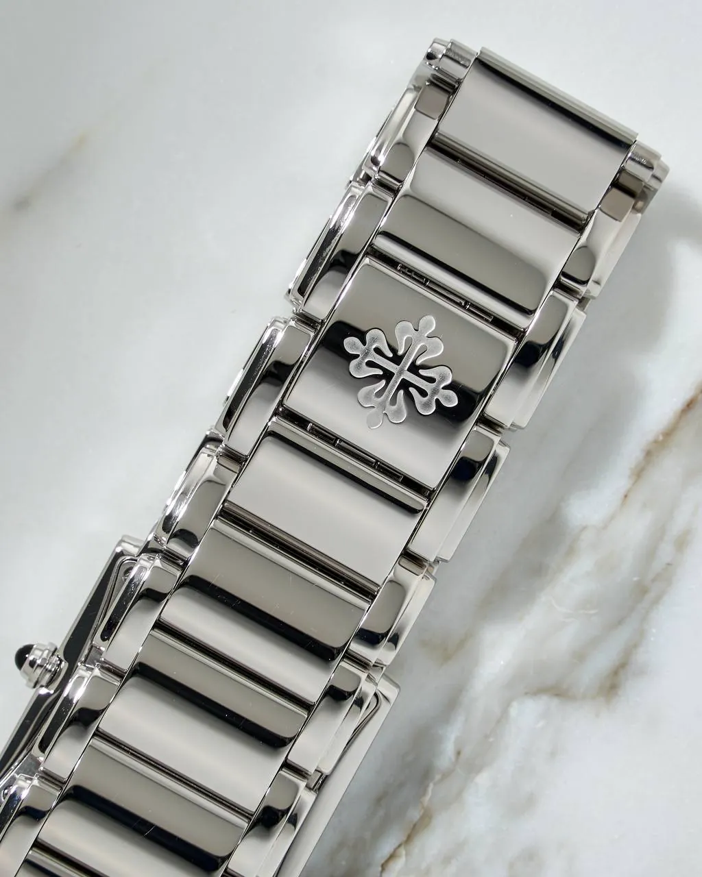 Patek Philippe Twenty~4 4910 – 8