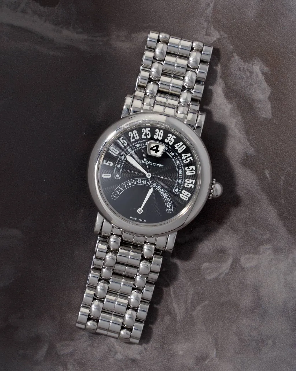 Gérald Genta Biretro Jump Hour – 6