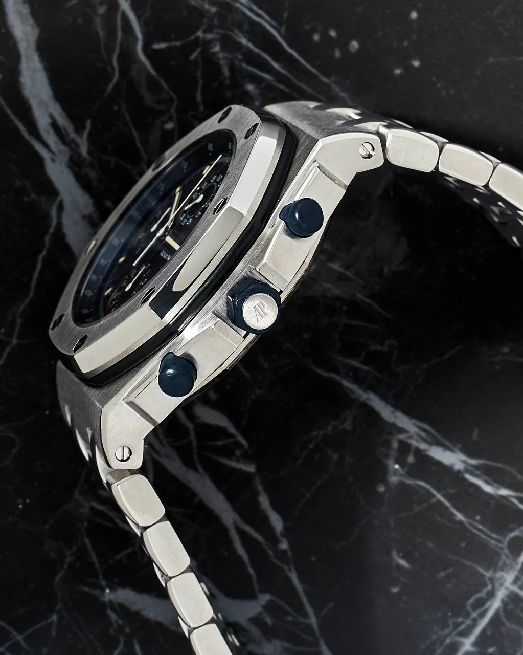 Audemars Piguet Royal Oak Offshore Chronograph 25721 – 8