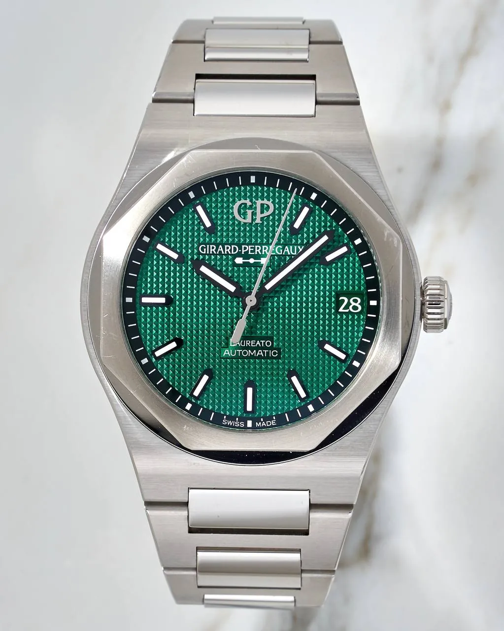 Girard Perregaux Laureato Green Dial 42mm – 11